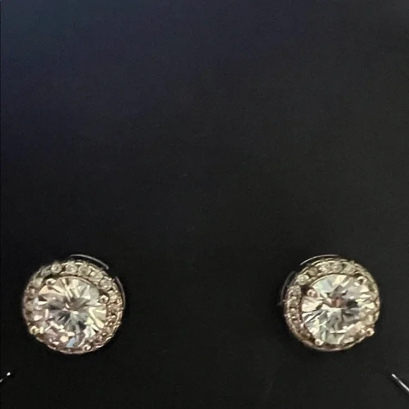 #0609+ Unisex Elegant S 925 Silver CZ Stud Crystal Earrings - Picture 1 of 5